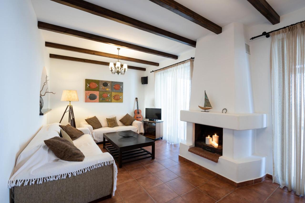 Villa Salamina Lakhania Bagian luar foto
