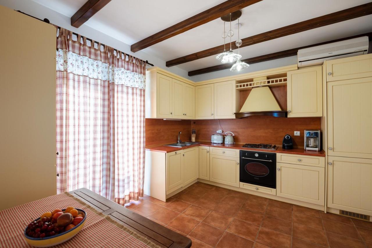 Villa Salamina Lakhania Bagian luar foto