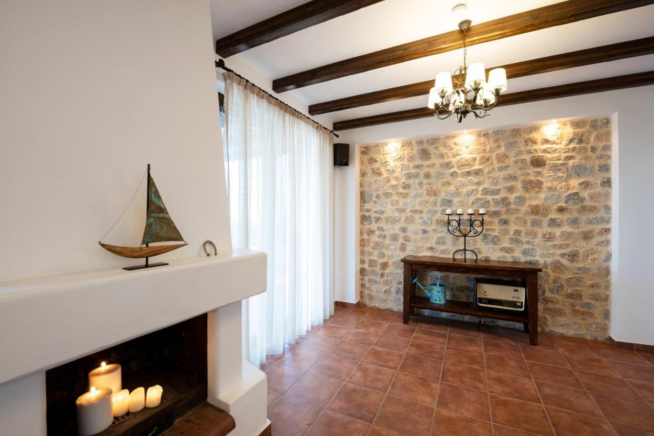 Villa Salamina Lakhania Bagian luar foto